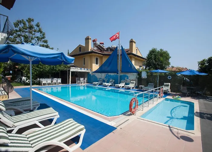 Dedeminn Garden Hotel 4*