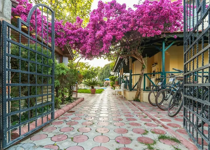 Hotel Dedeminn Garden