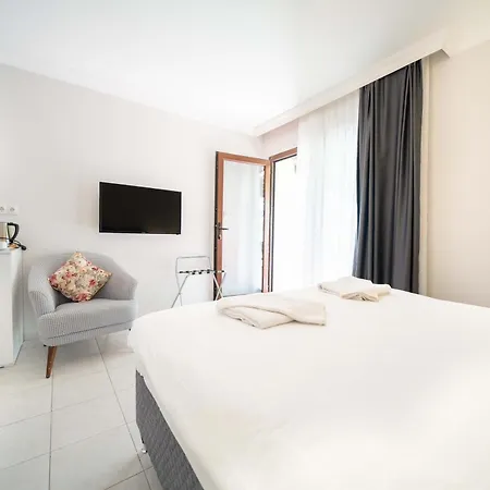 מלון Dedeminn Garden 4*