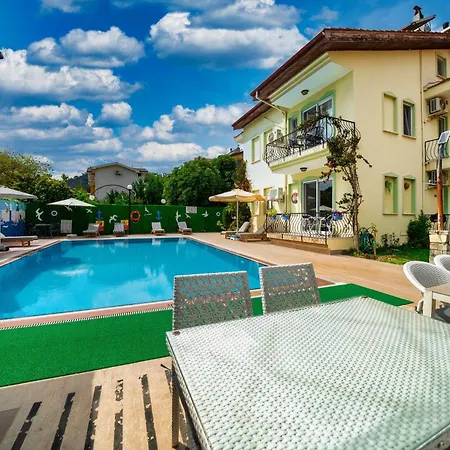 Hotel Dedeminn Garden 2*