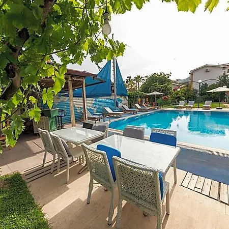 מלון Dedeminn Garden 4*